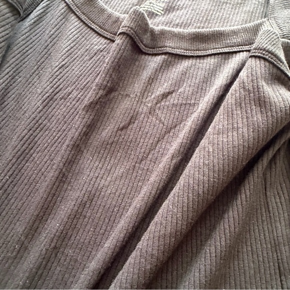 AMERICAN EAGLE RIBBED TANK TOP! ✨ - Picture 4 of 4